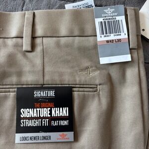 Dockers Signature Khaki Straight Fit Pants Mens 42x30 Business Casual Chino NWT